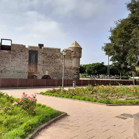 Cozy Refuge La Isleta Appartamento *